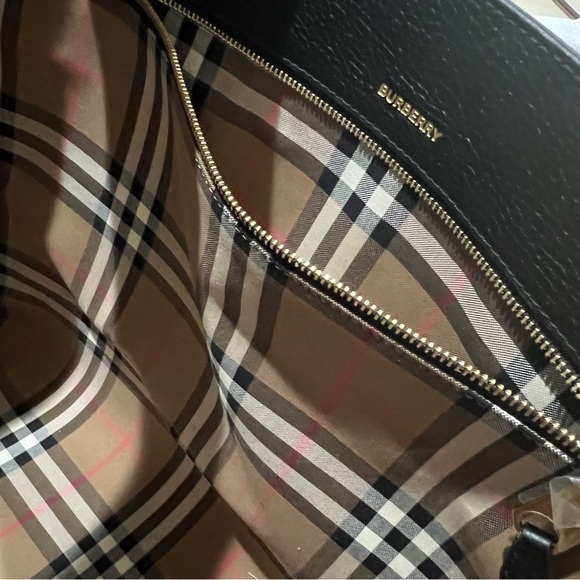 NWT Burberry Medium Black leather London tote - Picture 11 of 11